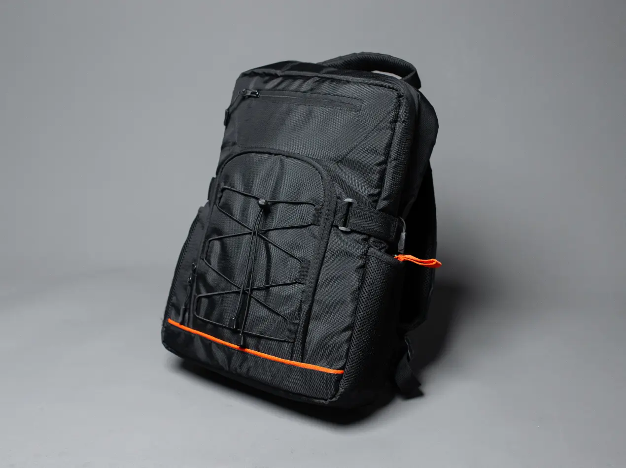 Accesorios textiles empresariales para programas internos de Falabella